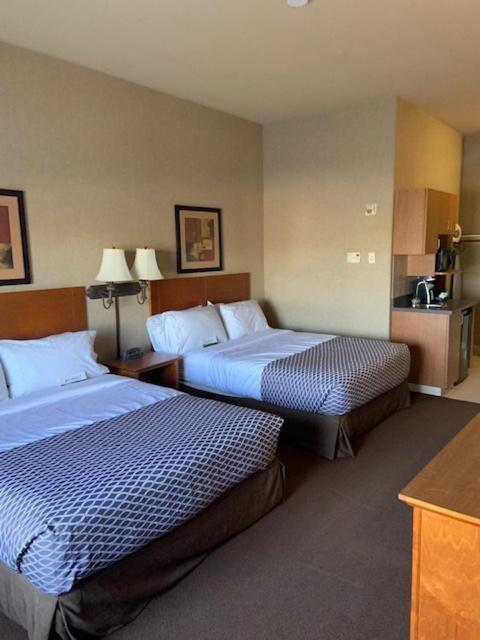 Hotel Clarion Pointe Rimbey Exterior foto