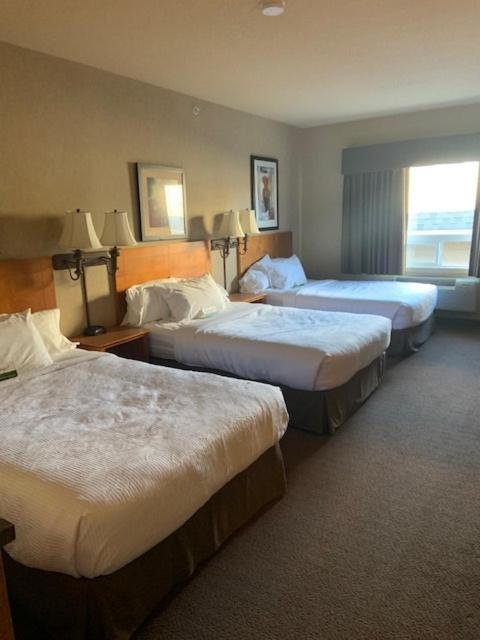 Hotel Clarion Pointe Rimbey Exterior foto