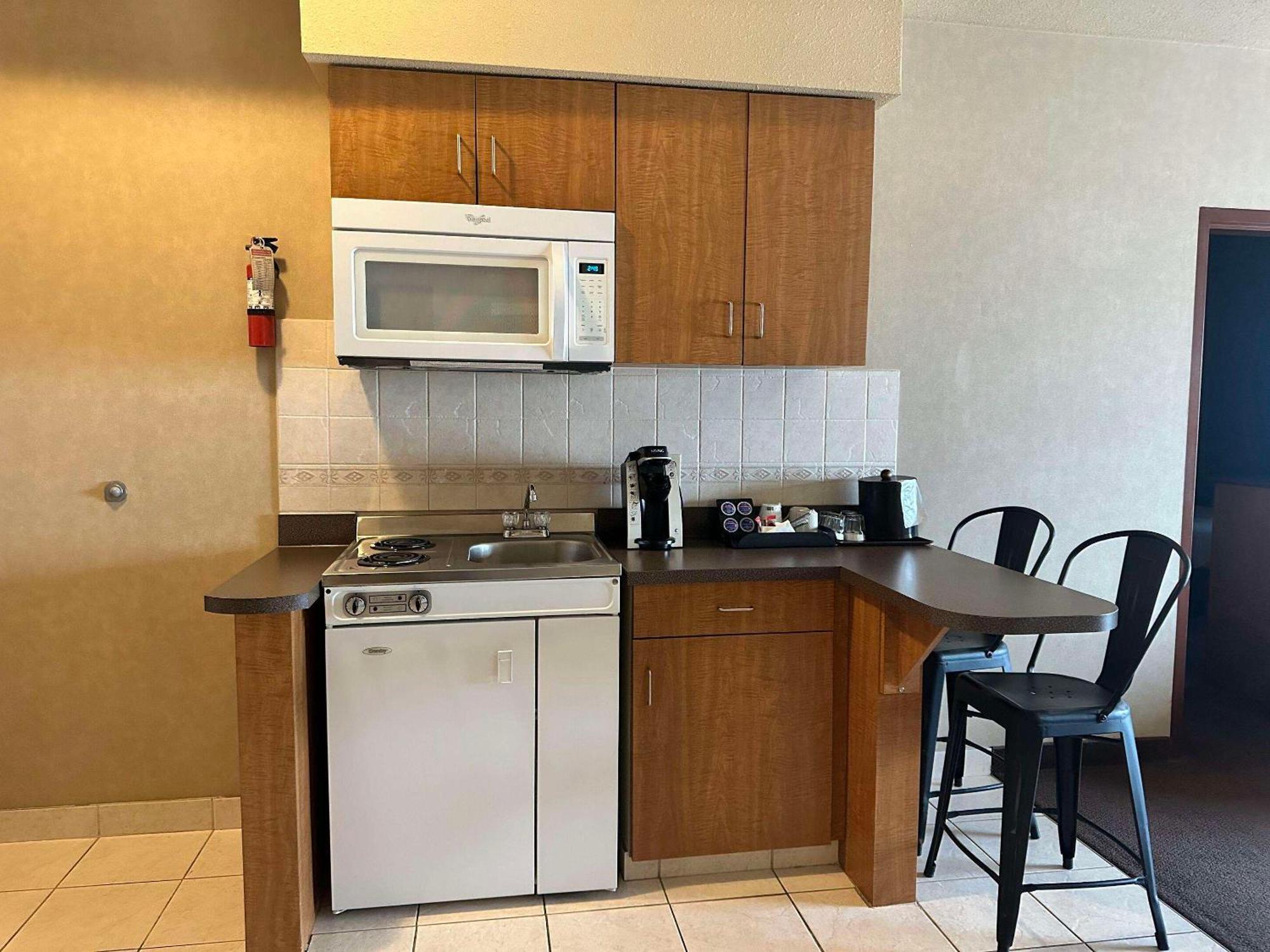 Hotel Clarion Pointe Rimbey Exterior foto